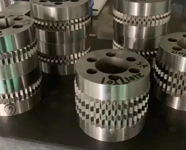 Finfräsmaskin för aluminiumradiator
