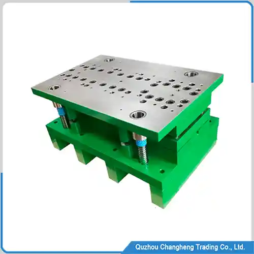 Continuous stamping die