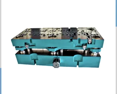 Iron core progressive die of small motor